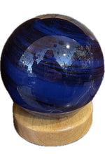 Carica l'immagine nel visualizzatore di Gallery, Lampada pianeta in 3 versioni