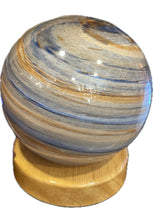 Carica l'immagine nel visualizzatore di Gallery, Lampada pianeta in 3 versioni