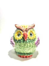 Carica l'immagine nel visualizzatore di Gallery, Civette in ceramica pugliese dipinte a mano in due diversi colori