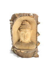 Carica l'immagine nel visualizzatore di Gallery, Statua volto di Buddha inciso nel legno