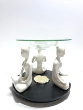 Carica l'immagine nel visualizzatore di Gallery, Bruciatore d'essenza con Buddha in due diverse colorazioni