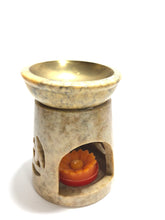 Carica l'immagine nel visualizzatore di Gallery, Bruciatore d'essenza in ottone e pietra saponaria