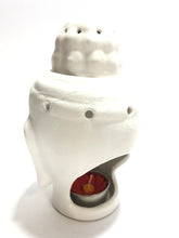 Carica l'immagine nel visualizzatore di Gallery, Bruciatore d'essenza in ceramica con volto di Buddha