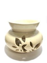 Carica l'immagine nel visualizzatore di Gallery, Bruciatore d'essenza in ceramica