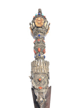 Carica l'immagine nel visualizzatore di Gallery, Phurba in Argento, Osso di Yak, corallo, lapislazzuli e pasta turchese