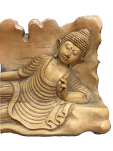Carica l'immagine nel visualizzatore di Gallery, Statua Buddha steso inciso in legno di pino indonesiano