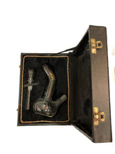 Carica l'immagine nel visualizzatore di Gallery, Bong indiano in vetro con simbolo