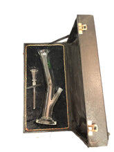 Carica l'immagine nel visualizzatore di Gallery, Bong indiano in vetro con simbolo