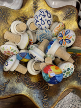 Carica l'immagine nel visualizzatore di Gallery, Tappi in ceramica pugliese