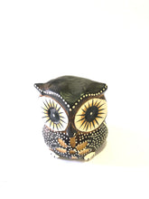 Carica l'immagine nel visualizzatore di Gallery, Civette in legno in quattro diverse colorazioni 6 cm