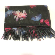 Carica l'immagine nel visualizzatore di Gallery, Sciarpe thailandesi con colori e fantasie etniche