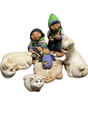 Carica l&#39;immagine nel visualizzatore di Gallery, Presepe peruviano Perù verde
