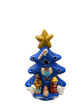 Carica l&#39;immagine nel visualizzatore di Gallery, Presepe peruviano con Albero natalizio in 3 colori
