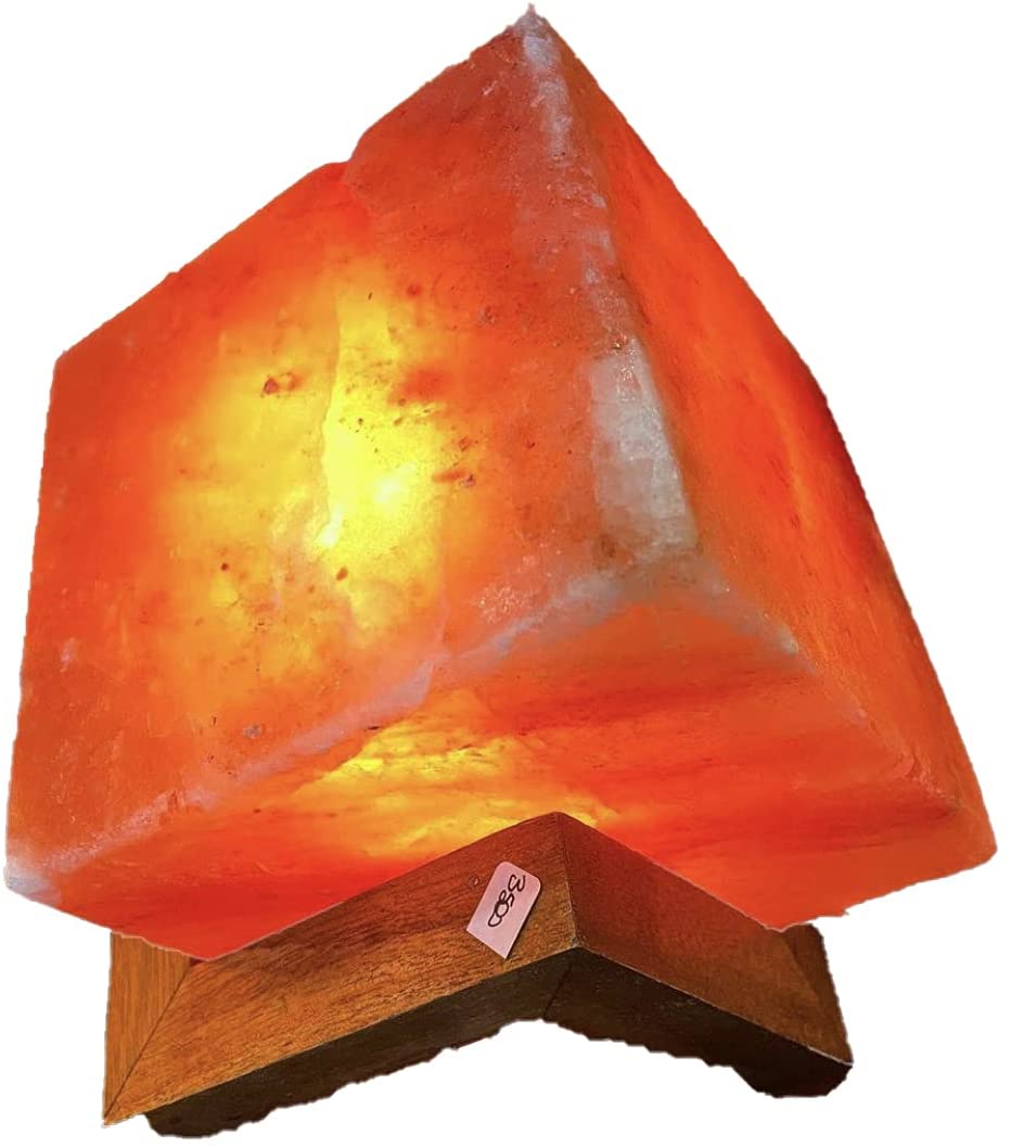 Lampada di sale a forma di cubo con supporto in legno