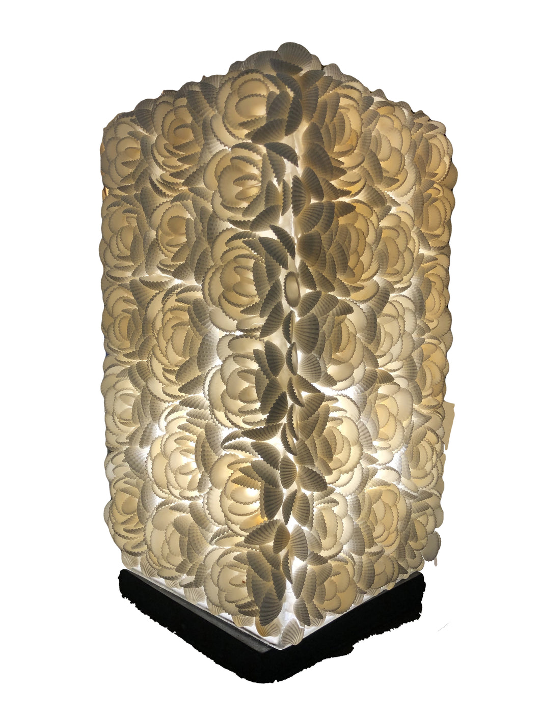 Lampada in resina e conchiglie vere indonesiane 33 x 20 cm