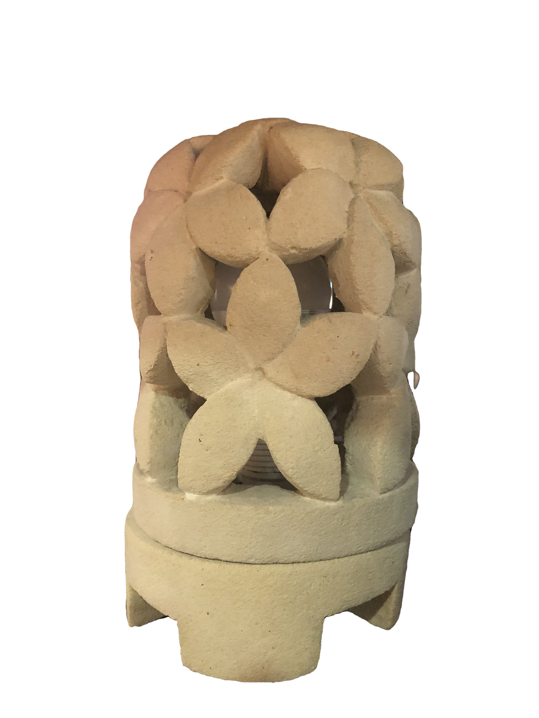 Lampada in pietra indonesiana con fiori