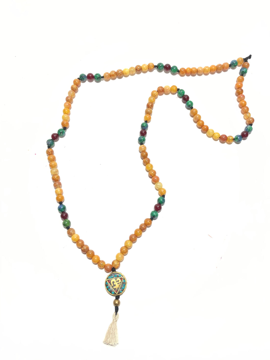 Mala tibetano in agata gialla, celeste e rossa con ciondolo in ottone con simbolo ohm, corallo fossile indonesiano e pasta turchese