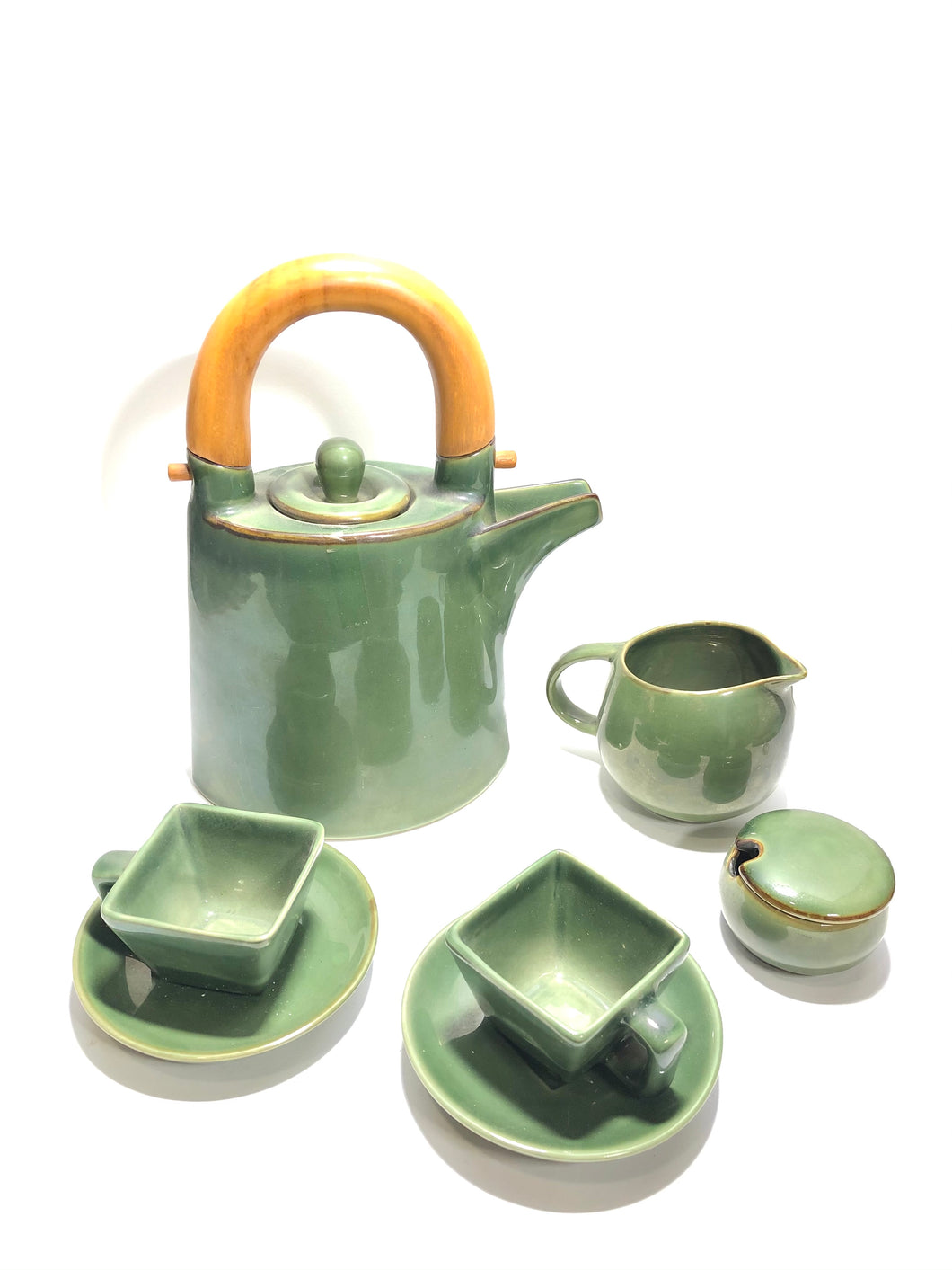 Set di tazzine thailandesi in ceramica color verde con manico in radica