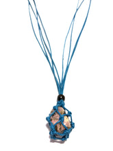 Carica l&#39;immagine nel visualizzatore di Gallery, Collana porta pietra Rodonite in cotone color azzurro
