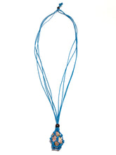 Carica l&#39;immagine nel visualizzatore di Gallery, Collana porta pietra Rodonite in cotone color azzurro
