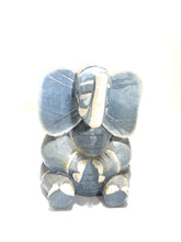 Carica l&#39;immagine nel visualizzatore di Gallery, Elefante in due colorazioni 18 cm
