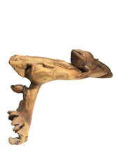 Carica l&#39;immagine nel visualizzatore di Gallery, Statua Due Iguane su Tronco
