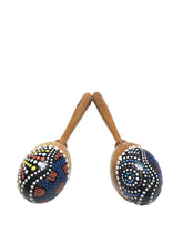 Carica l&#39;immagine nel visualizzatore di Gallery, Maracas in legno dipinte a mano con tecnica puntellata
