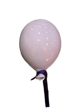 Carica l&#39;immagine nel visualizzatore di Gallery, Palloncini in ceramica da parete con foro sul retro 18 cm
