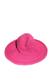 Carica l&#39;immagine nel visualizzatore di Gallery, Cappelli a uncinetto in cotone indonesiano in 12 diverse colorazioni
