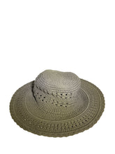 Carica l&#39;immagine nel visualizzatore di Gallery, Cappelli a uncinetto in cotone indonesiano in 12 diverse colorazioni
