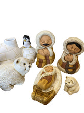 Carica l&#39;immagine nel visualizzatore di Gallery, Presepe Peruviano Eschimese in 3 misure
