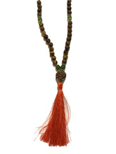 Carica l&#39;immagine nel visualizzatore di Gallery, Mala Tibetano in occhio di tigre, agata verde e argento 925 con seme di Rudra finale
