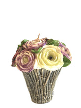 Carica l&#39;immagine nel visualizzatore di Gallery, Candela profumata a forma di mazzo di fiori
