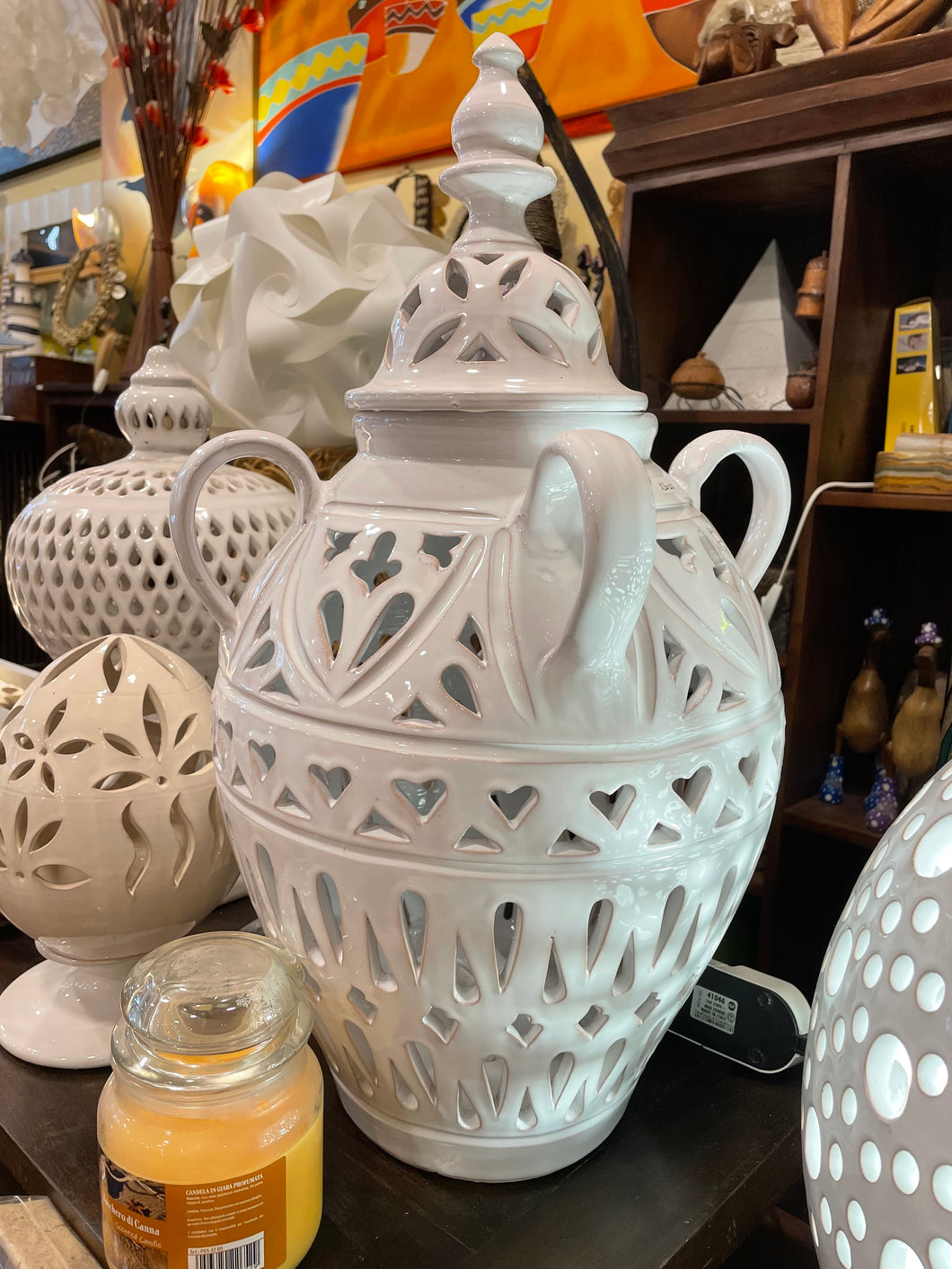 Lampada in ceramica pugliese lavorata a mano