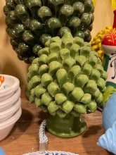 Carica l&#39;immagine nel visualizzatore di Gallery, Pigne in ceramica pugliese
