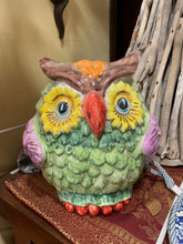 Carica l&#39;immagine nel visualizzatore di Gallery, Civetta in ceramica fatta a mano in due colori

