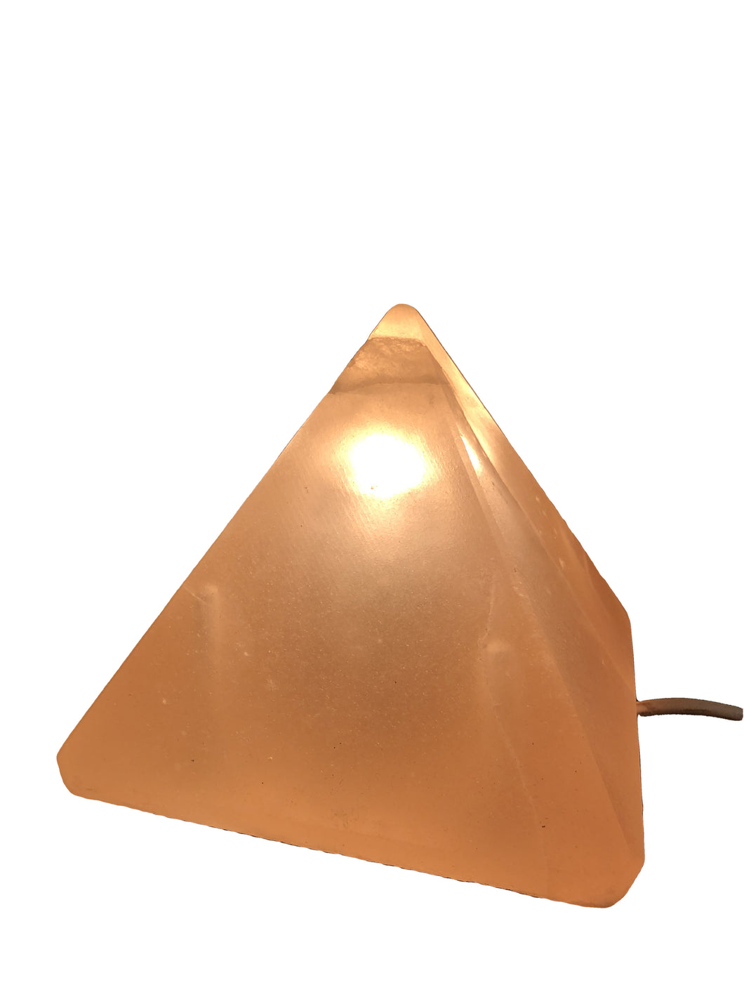 Lampada di sale a forma piramidale