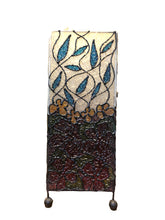 Carica l&#39;immagine nel visualizzatore di Gallery, Lampada floreale quadrata in vetro resina
