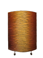 Carica l&#39;immagine nel visualizzatore di Gallery, Lampada in vetro resina
