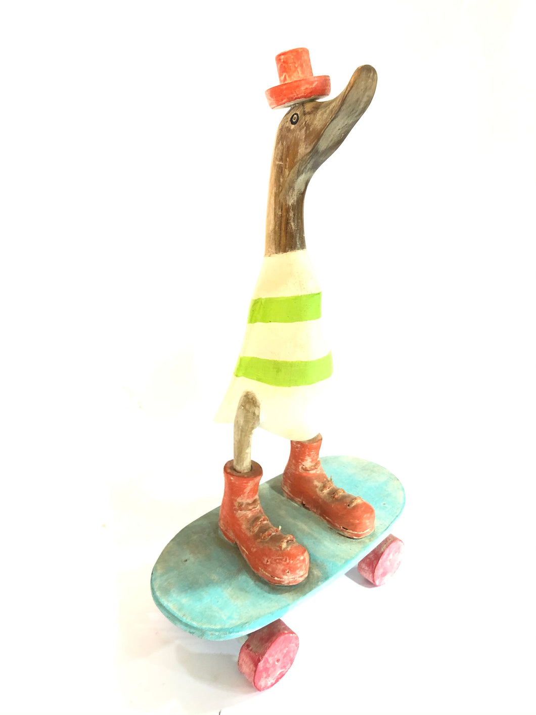 Anatra in legno con skateboard