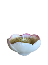 Carica l&#39;immagine nel visualizzatore di Gallery, Candela a forma di fiore glitter rosa
