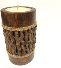 Carica l&#39;immagine nel visualizzatore di Gallery, Candela in legno
