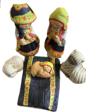 Carica l&#39;immagine nel visualizzatore di Gallery, Presepe Peruviano Andino in 2 dimensioni
